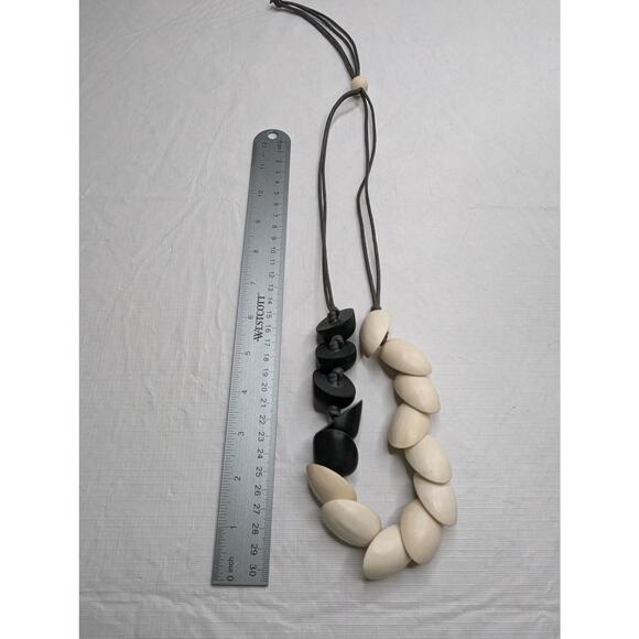 Vintage Wooden Shell Style Leather Rope Beaded Necklace Gray Ivory - Picture 4 of 4